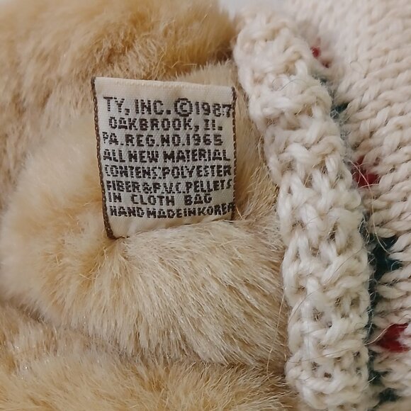 Vintage 1987 Ty Christmas bear with sweater - 11 inches long - Picture 5 of 5